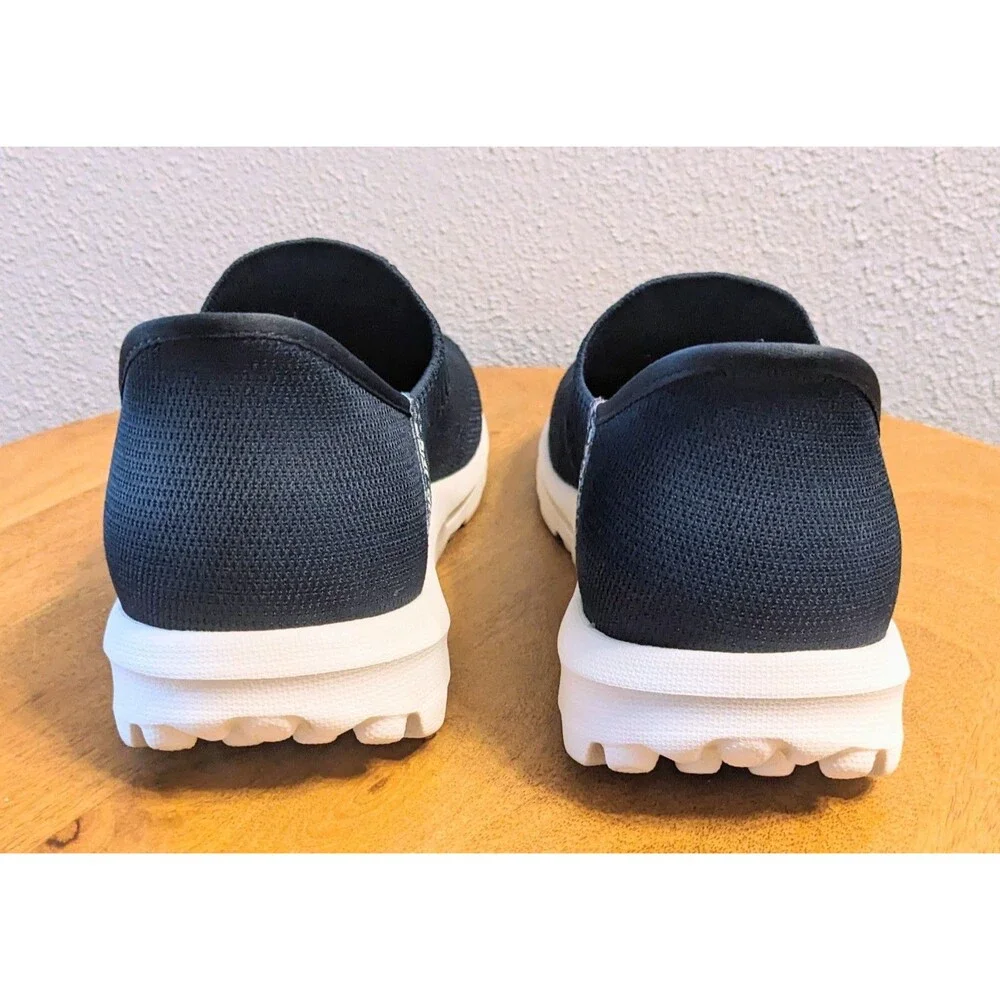 Skechers go walk